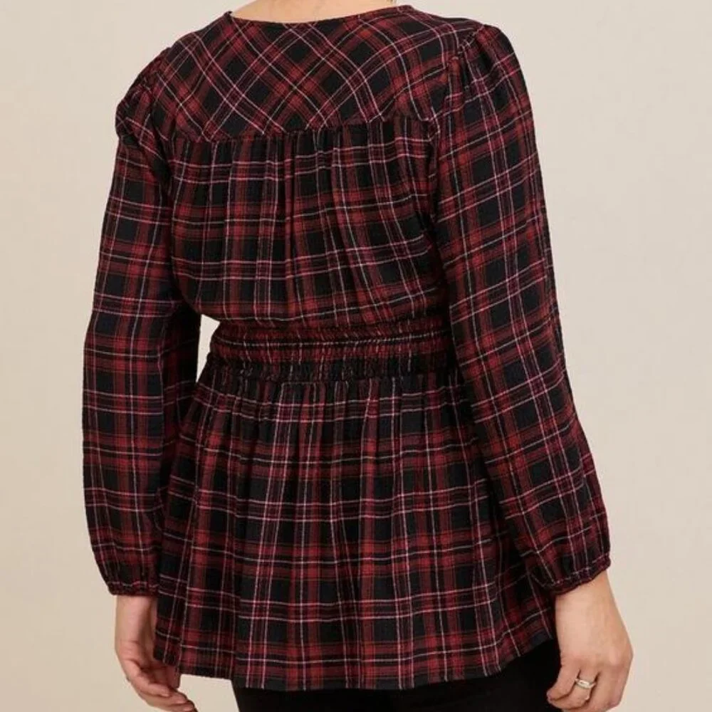 NWT Torrid Babydoll Crinkle Flannel Gauze Smocked Tie Waist Black/Red SZ 4 (26) - Picture 2 of 6